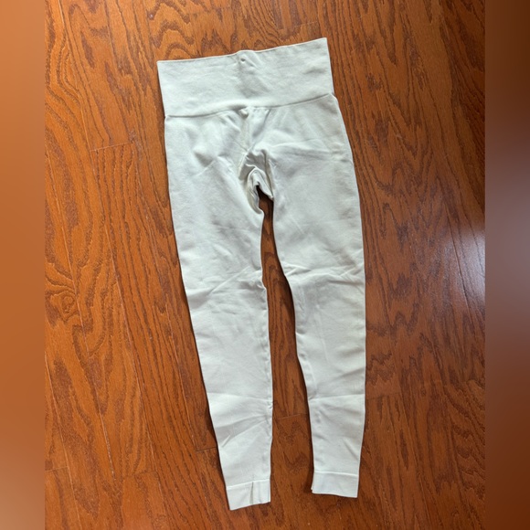 Set Active Sculptflex Set in Oat Milk size S - Picture 4 of 6